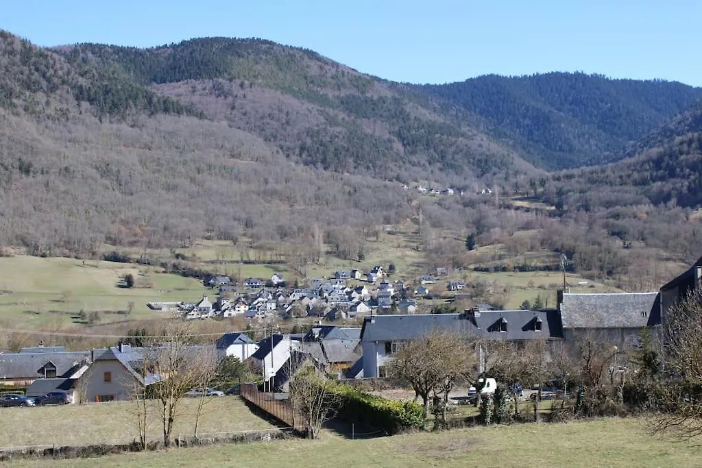 Casa de Férias Tres Belle Maison Typique Proche De Saint-Lary Ancizan