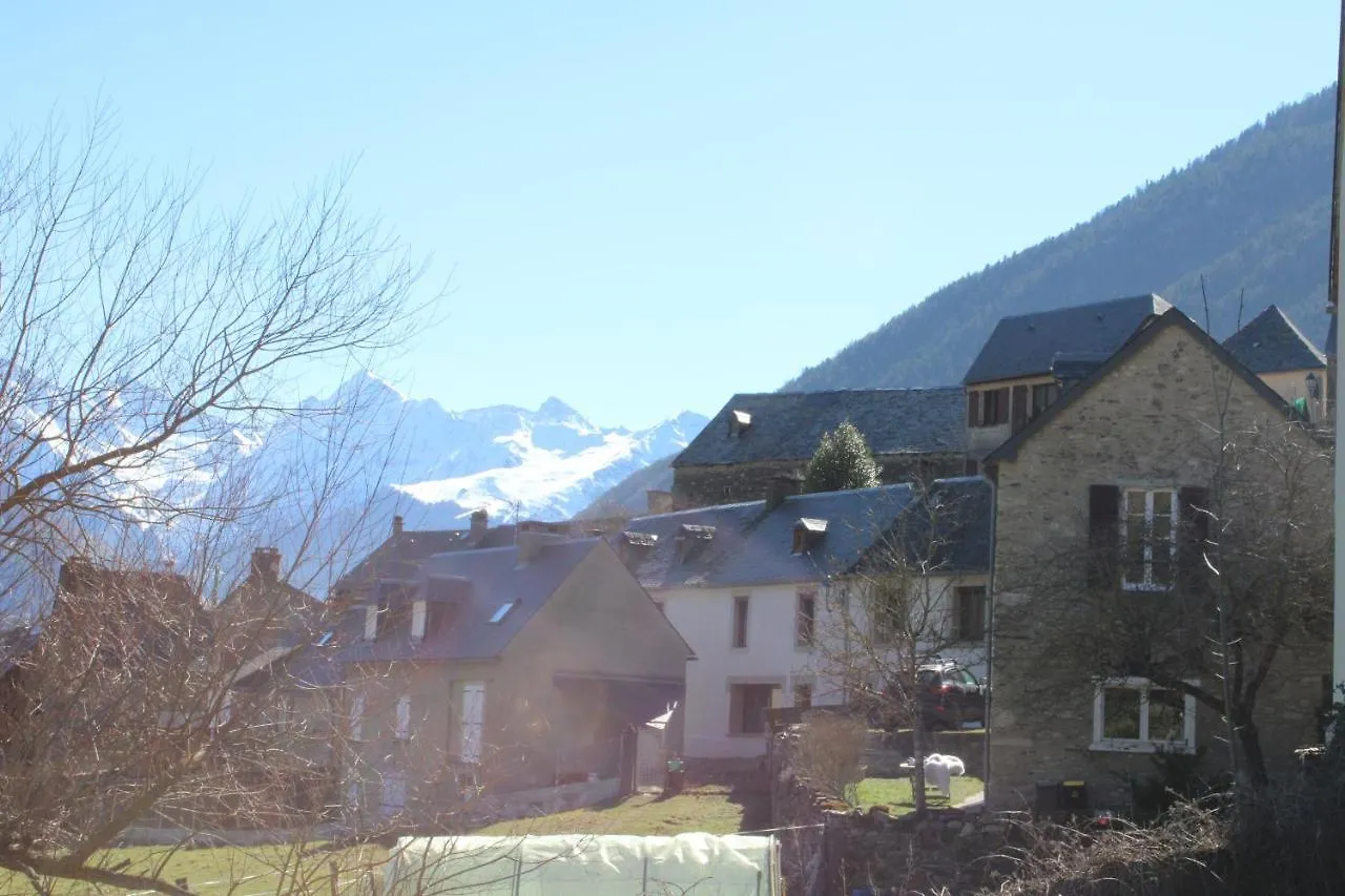 Casa de Férias Tres Belle Maison Typique Proche De Saint-Lary Ancizan